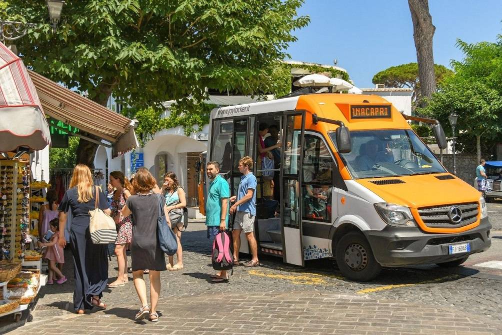 bus from Capri to Anacapri
