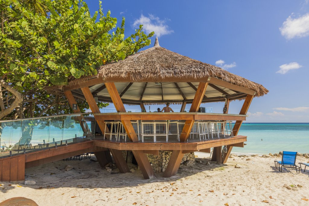La Quinta Beach Resort in Aruba for safe travel